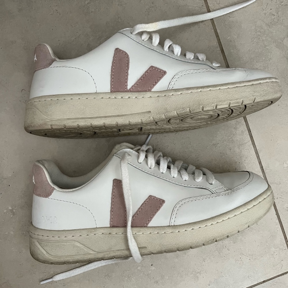 Veja V-12 Sneakers, pink
